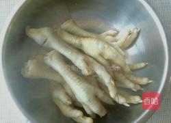 花生炖鸡爪的做法图解3
