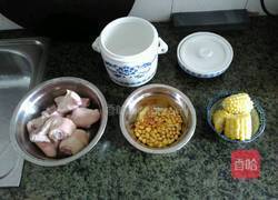 瑶柱粟米炖猪手的做法图解3