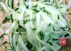 黄瓜豆腐汤的做法图解2