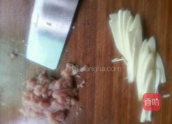 茭白炒肉丝的做法图解1