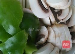 蘑菇炒牛肉的做法图解3