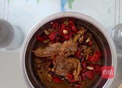 鸡肉炒辣椒的做法图解3