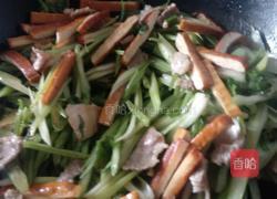 芹菜炒香干的做法图解5