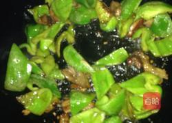 鸡蛋炒青椒的做法图解2