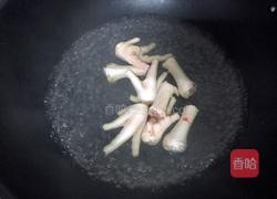 鸡爪焖黄豆的做法图解3