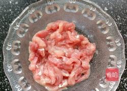 西瓜皮炒肉丝的做法图解2