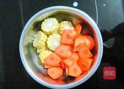 萝卜玉米炖棒骨的做法图解2