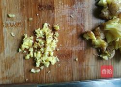 油渣土豆炒莴笋的做法图解1