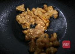 蒜苗炒鸡肉的做法图解4