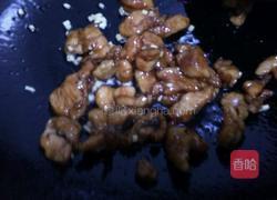 蒜苗炒鸡肉的做法图解7
