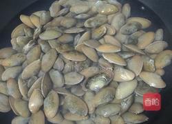 葱油花蛤的做法图解2