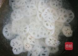 凉拌藕片的做法图解2