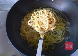 牛奶培根意大利面的做法图解4