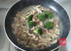 牛奶培根意大利面的做法图解10