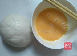 椒盐鸡蛋馒头片的做法图解1