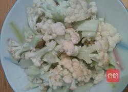 凉拌菜花的做法图解1