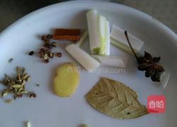 香辣酱鸡头的做法图解2