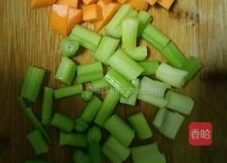 芹菜花生的做法图解3