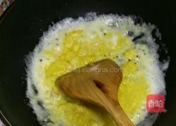 蛋黄焗南瓜的做法图解5