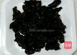 木耳炒油条的做法图解1