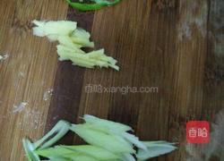 双丝炒洋葱的做法图解3
