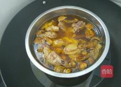 巴西菇炖土鸡的做法图解4