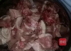 鸡骨架炖土豆的做法图解1
