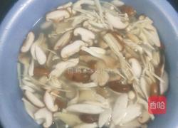 肉沫杂菇汤的做法图解2