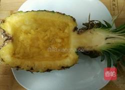 菠萝炒饭的做法图解1