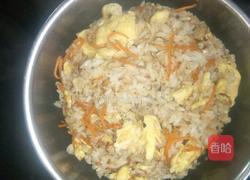 胡萝卜鸡蛋炒饭的做法图解7