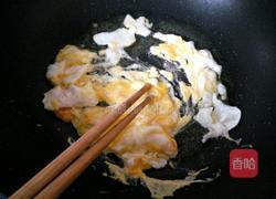 尖椒炒鸡蛋的做法图解2
