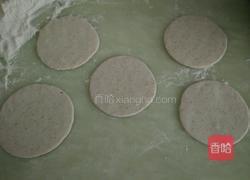 纯发面饼子的做法图解3