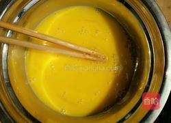 洋葱炒鸡蛋的做法图解2