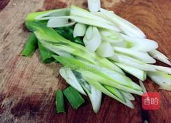 清炒芹菜香肠的做法图解4