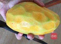 鲜榨芒果汁的做法图解1