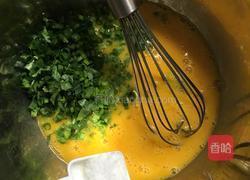 香菜葱花鸡蛋饼的做法图解2