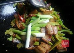 蒜苗苦瓜炒肥肉的做法图解12