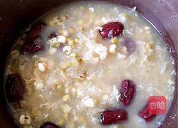 银耳绿豆薏米糖水的做法图解5