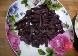 肉炒红蘑的做法图解1