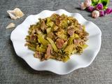酸菜炒鸡胗