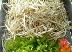 清炒绿豆芽的做法图解1