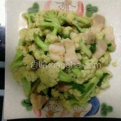 五花肉炒野菜花的做法 菜谱 香哈网 五花肉炒野菜花的做法 菜谱 香哈网