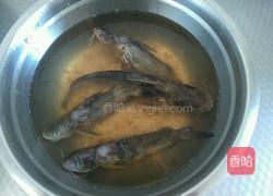 鱼仔煲鱼丸的做法图解1