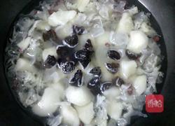 雪梨银耳汤的做法图解5