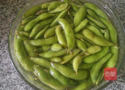 酸辣毛豆的做法图解1