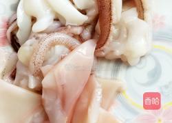 青椒鱿鱼花（介绍切花方法）的做法图解2