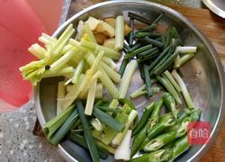 香煸麻虾的做法图解2