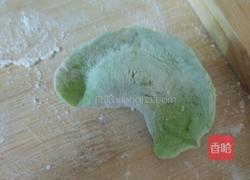包菜肉绿饺子的做法图解10