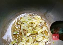 芹菜炒豆干的做法图解3