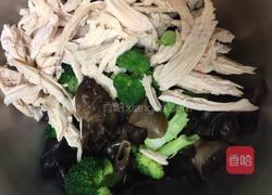 凉拌鸡丝木耳的做法图解3